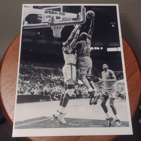 MICHAEL JORDAN DUNKS💥ON EWING  8.5x11 REPRINT 3 POSTER GLOSSY B/W BUNDLE SET!🔥 - Picture 1 of 16